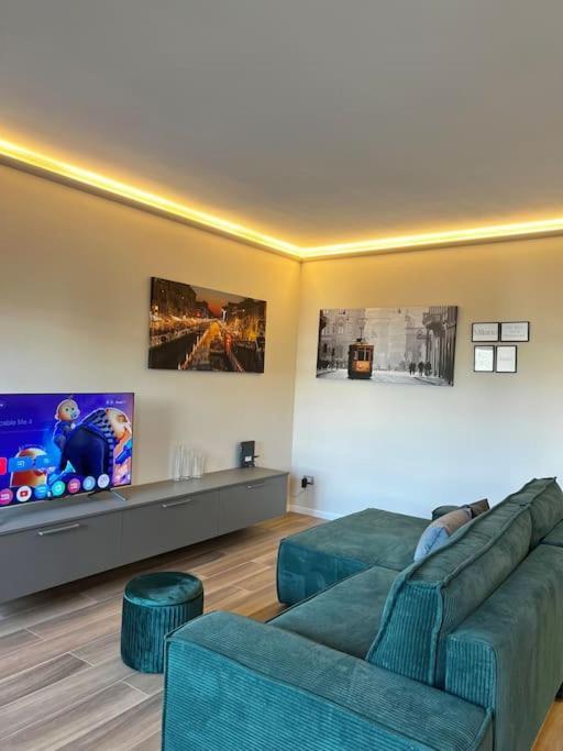 Stadio Fiera Ampio E Luminoso Con Balcone Appartamento Milano