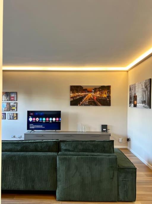 Stadio Fiera Ampio E Luminoso Con Balcone Appartamento Milano